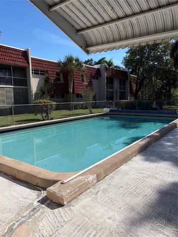 21 Jacaranda Drive 121, Plantation, FL 33324