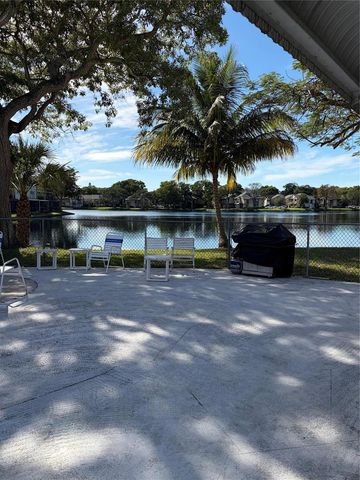 21 Jacaranda Drive 121, Plantation, FL 33324
