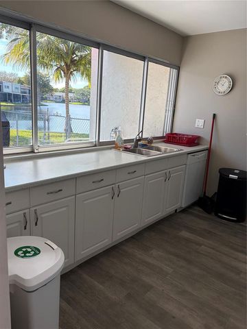 21 Jacaranda Drive 121, Plantation, FL 33324