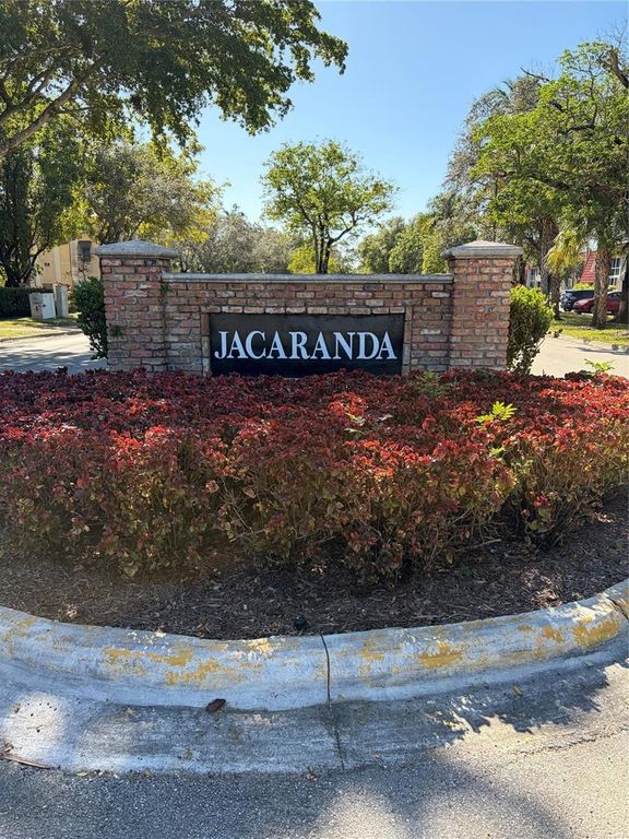 21 Jacaranda Drive 121, Plantation, FL 33324
