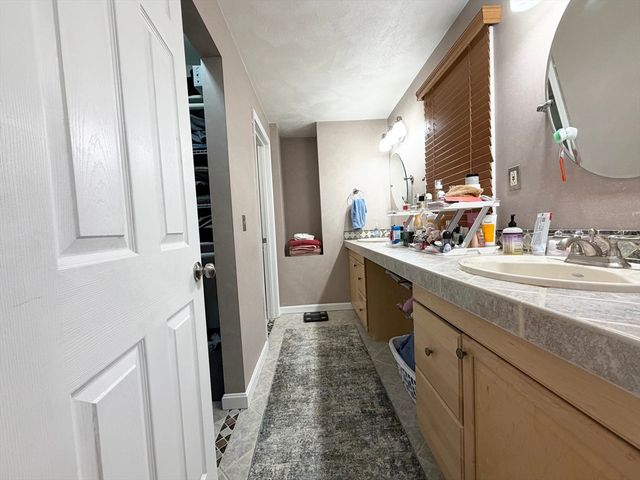 112 Lowell St 3, Peabody, MA 01960