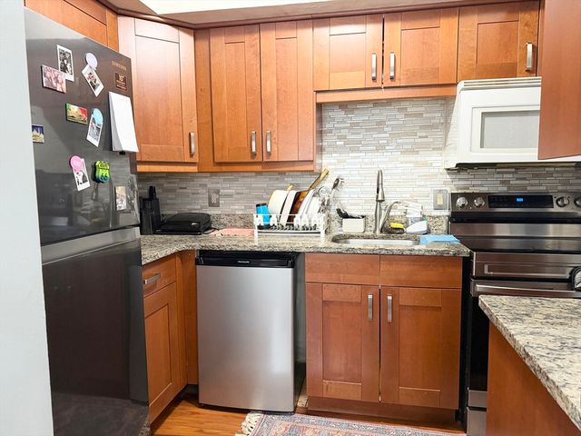 112 Lowell St 3, Peabody, MA 01960