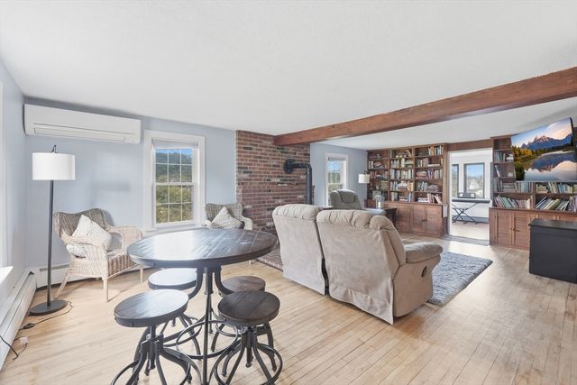 609 Willard St, Leominster, MA 01453