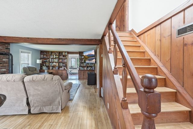 609 Willard St, Leominster, MA 01453