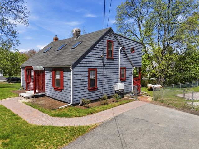 609 Willard St, Leominster, MA 01453