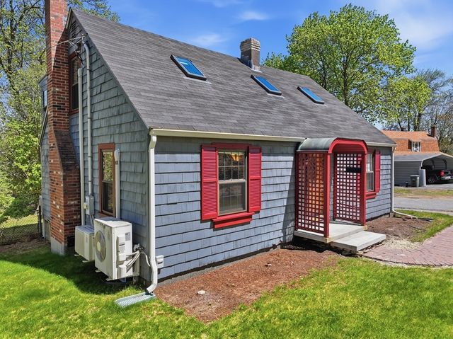 609 Willard St, Leominster, MA 01453