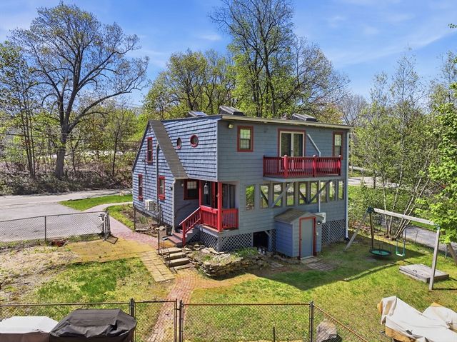 609 Willard St, Leominster, MA 01453
