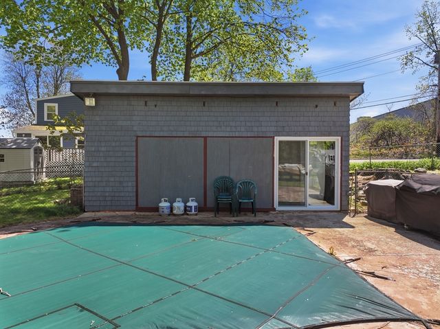 609 Willard St, Leominster, MA 01453