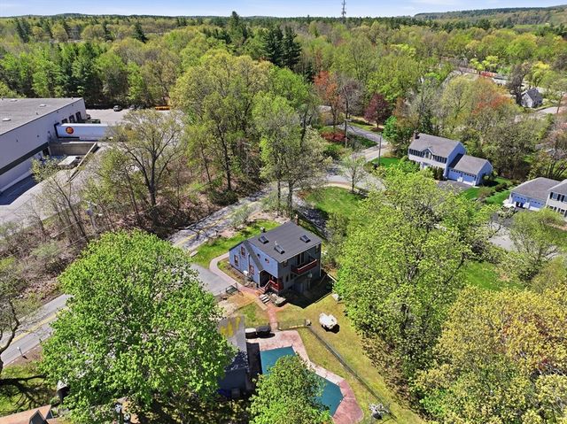 609 Willard St, Leominster, MA 01453