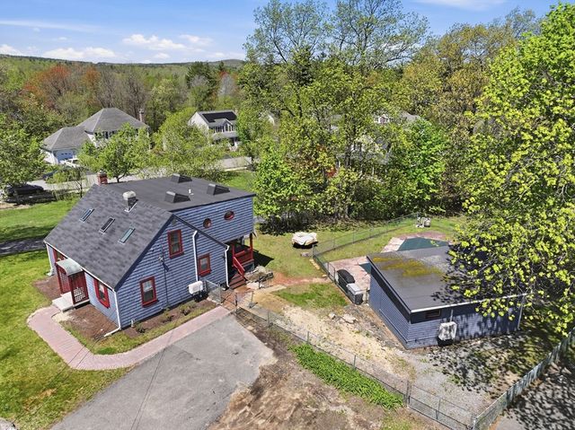 609 Willard St, Leominster, MA 01453