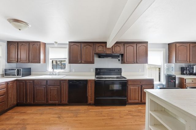 609 Willard St, Leominster, MA 01453