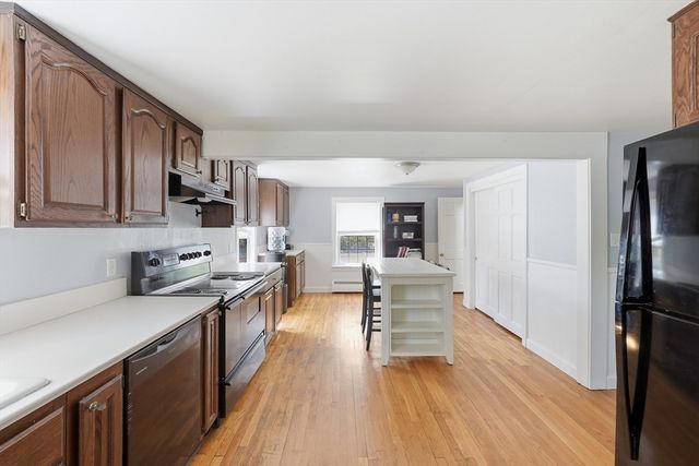 609 Willard St, Leominster, MA 01453