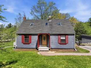 609 Willard St, Leominster, MA 01453