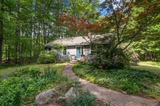 91 Gulf Rd, Belchertown, MA 01007