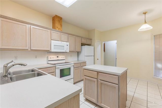 509 Short Line Avenue, Edinburg, TX 78539