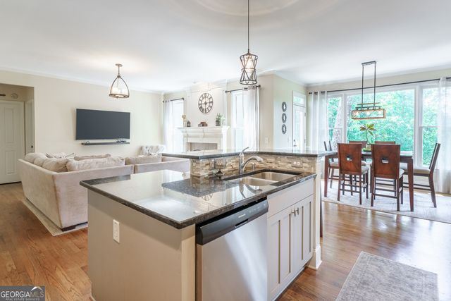6011 Lost Maple Lane, Buford, GA 30518
