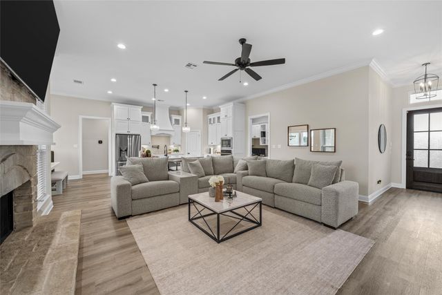 10201 Castleberry Lane, Waco, TX 76712