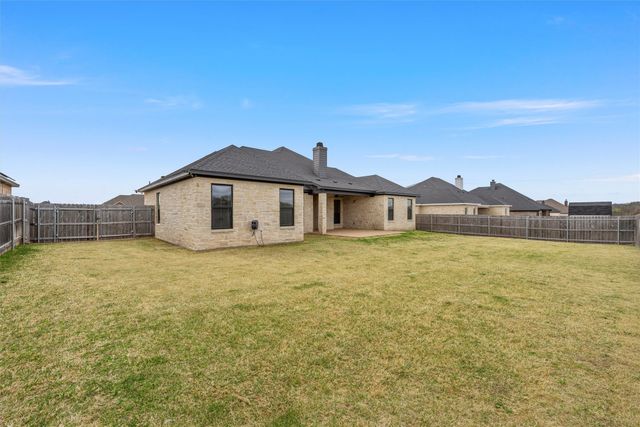 10201 Castleberry Lane, Waco, TX 76712