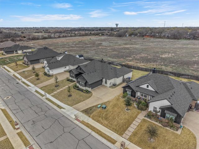 10201 Castleberry Lane, Waco, TX 76712