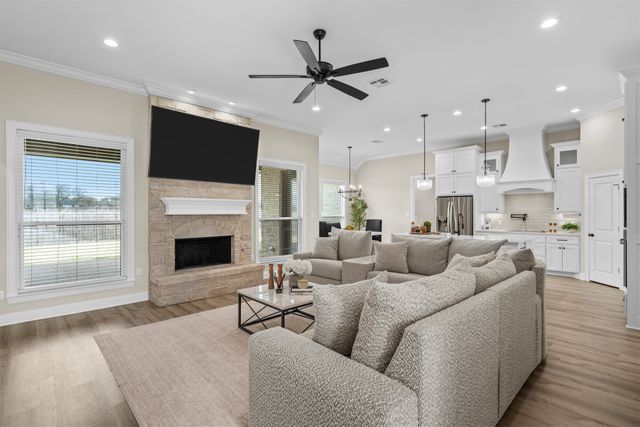 10201 Castleberry Lane, Waco, TX 76712