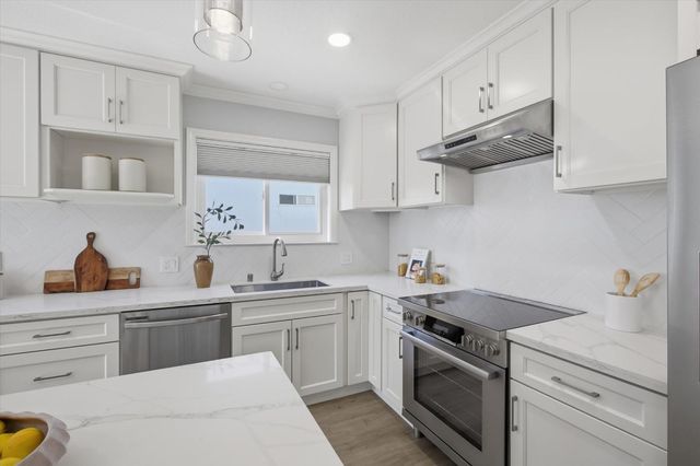 1130 Sevier Avenue, Menlo Park, CA 94025