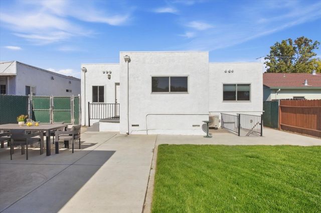 1130 Sevier Avenue, Menlo Park, CA 94025