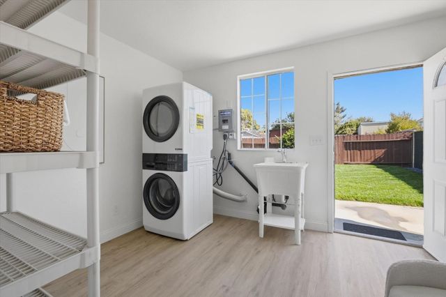 1130 Sevier Avenue, Menlo Park, CA 94025