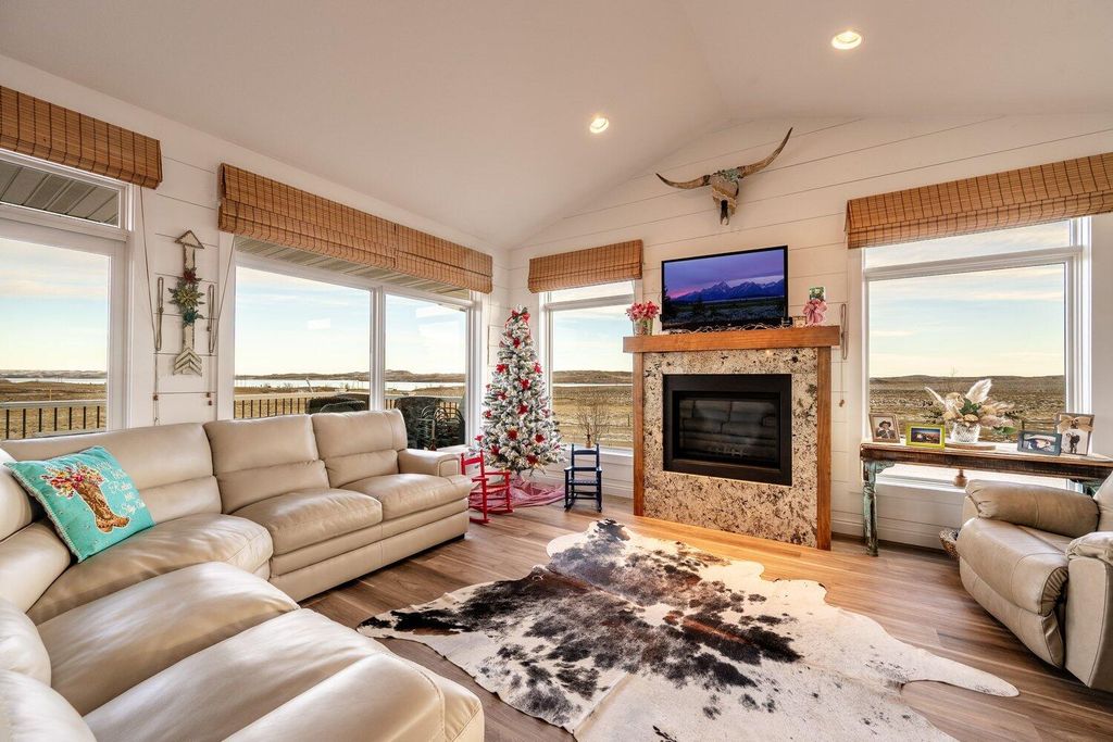 105 Lake DeSmet Road, Buffalo, WY 82834