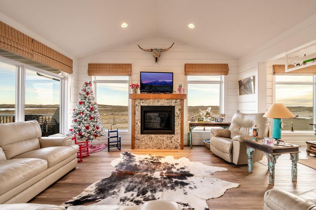 105 Lake DeSmet Road, Buffalo, WY 82834 photo 2