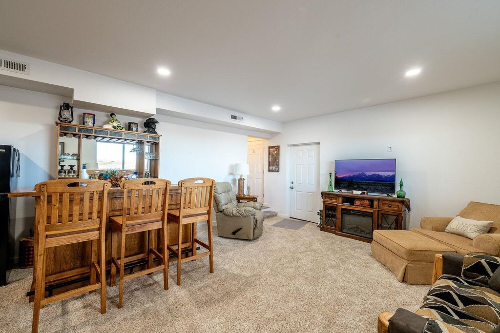 105 Lake DeSmet Road, Buffalo, WY 82834 photo 28