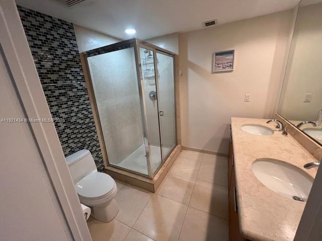 50 Biscayne Blvd 2808, Miami, FL 33132