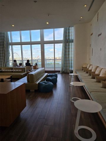 50 Biscayne Blvd 2808, Miami, FL 33132