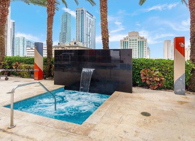 50 Biscayne Blvd 2808, Miami, FL 33132