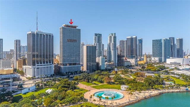 50 Biscayne Blvd 2808, Miami, FL 33132