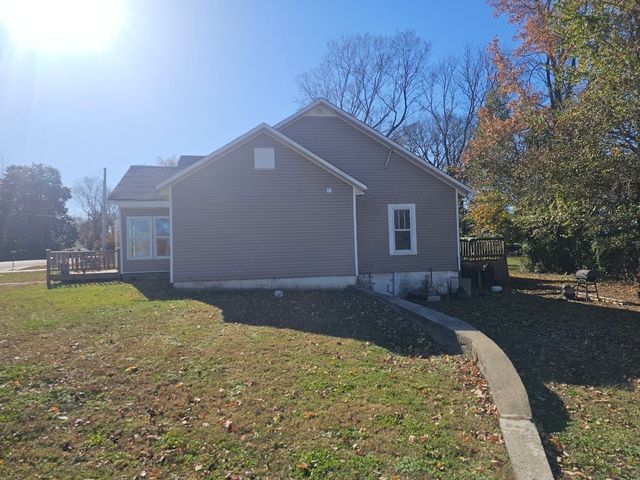 738 Gracey Ave, Clarksville, TN 37040