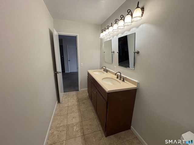 306 Pine Rock Avenue APT D11, Hamden, CT 06514