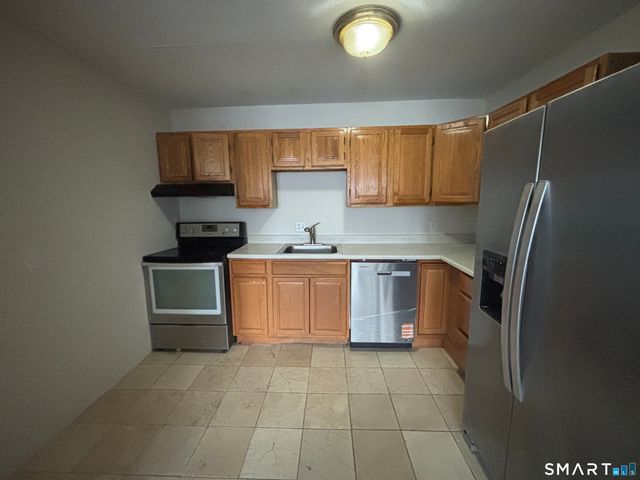 306 Pine Rock Avenue APT D11, Hamden, CT 06514