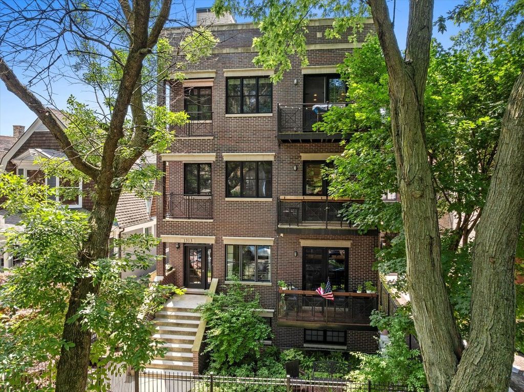 1313 W Carmen Avenue 1S, Chicago, IL 60640