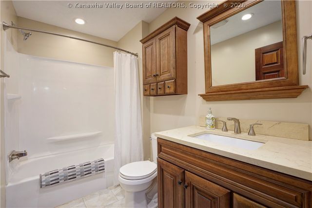 4 Hidden Cove, Cross Lanes, WV 25313