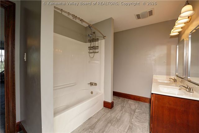 4 Hidden Cove, Cross Lanes, WV 25313