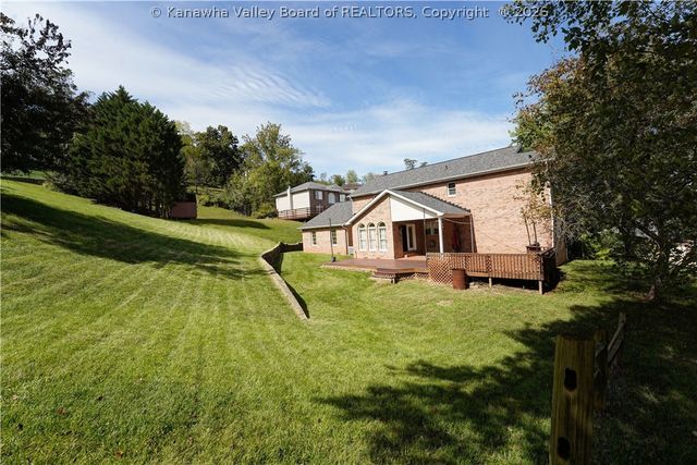 4 Hidden Cove, Cross Lanes, WV 25313
