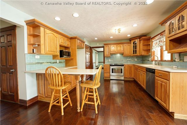 4 Hidden Cove, Cross Lanes, WV 25313