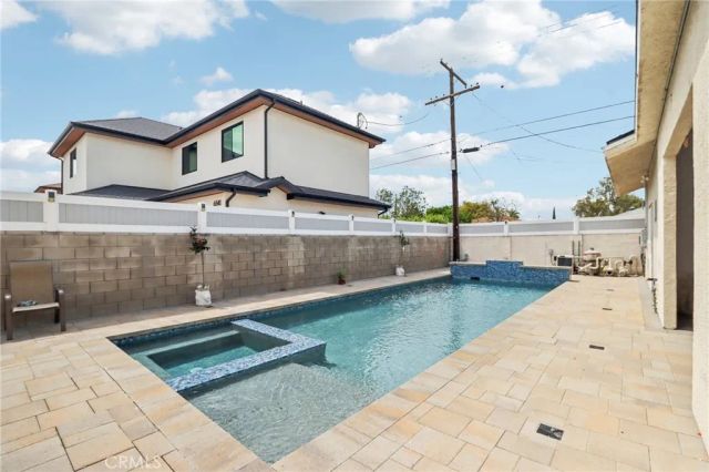 6545 Kraft Avenue, North Hollywood, CA 91606