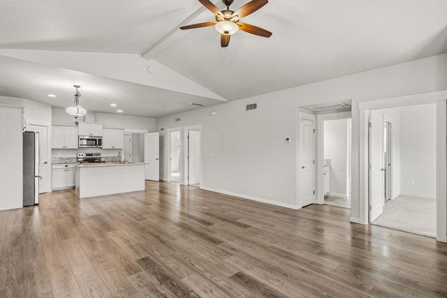 191 Mellecker Way, Medford, OR 97501