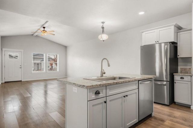 191 Mellecker Way, Medford, OR 97501