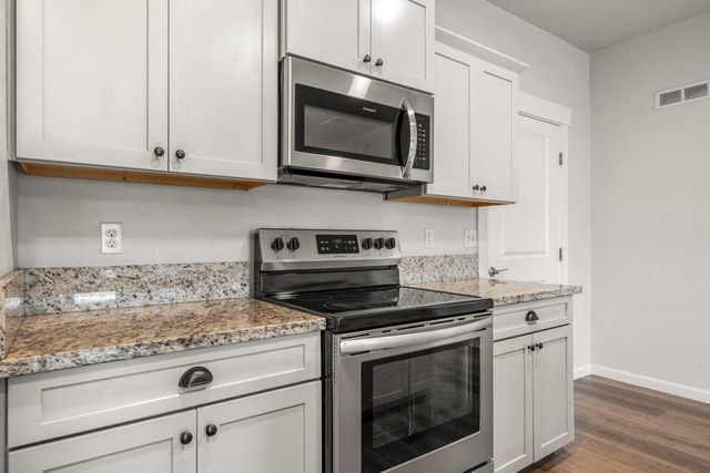 191 Mellecker Way, Medford, OR 97501