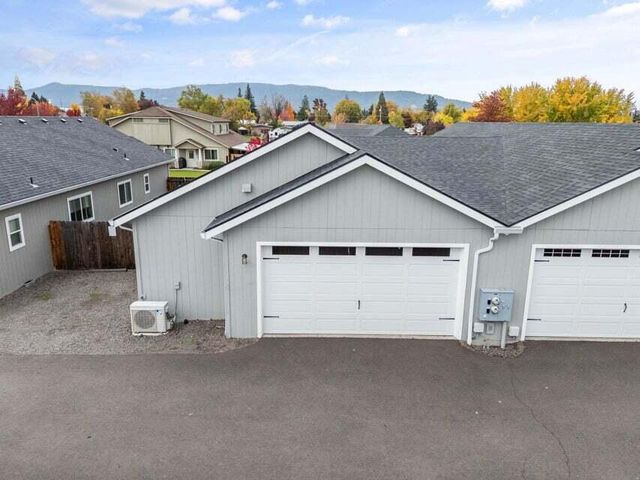 191 Mellecker Way, Medford, OR 97501