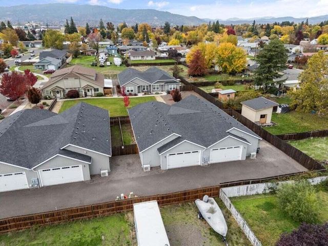 191 Mellecker Way, Medford, OR 97501