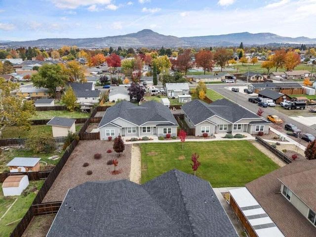 191 Mellecker Way, Medford, OR 97501