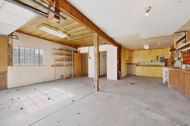 1319 Manzano Street NE, Albuquerque, NM 87110